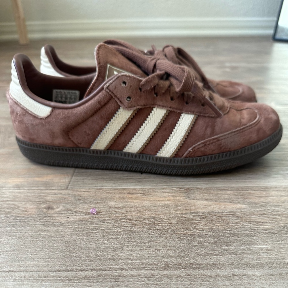 brown adidias gazelle